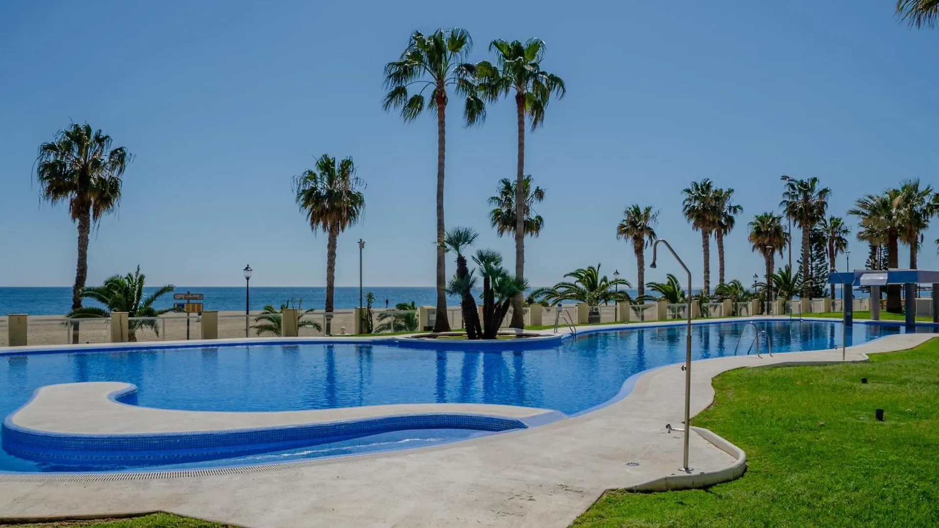 Trendy Homes Brisamarina Roquetas De Mar Spain